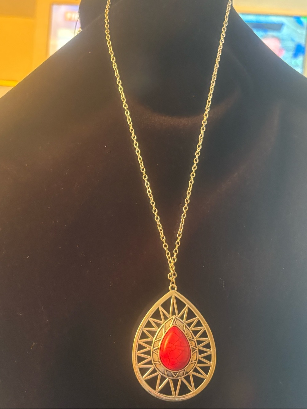 Silver tone Teardrop Pendant Necklace with Red Stone